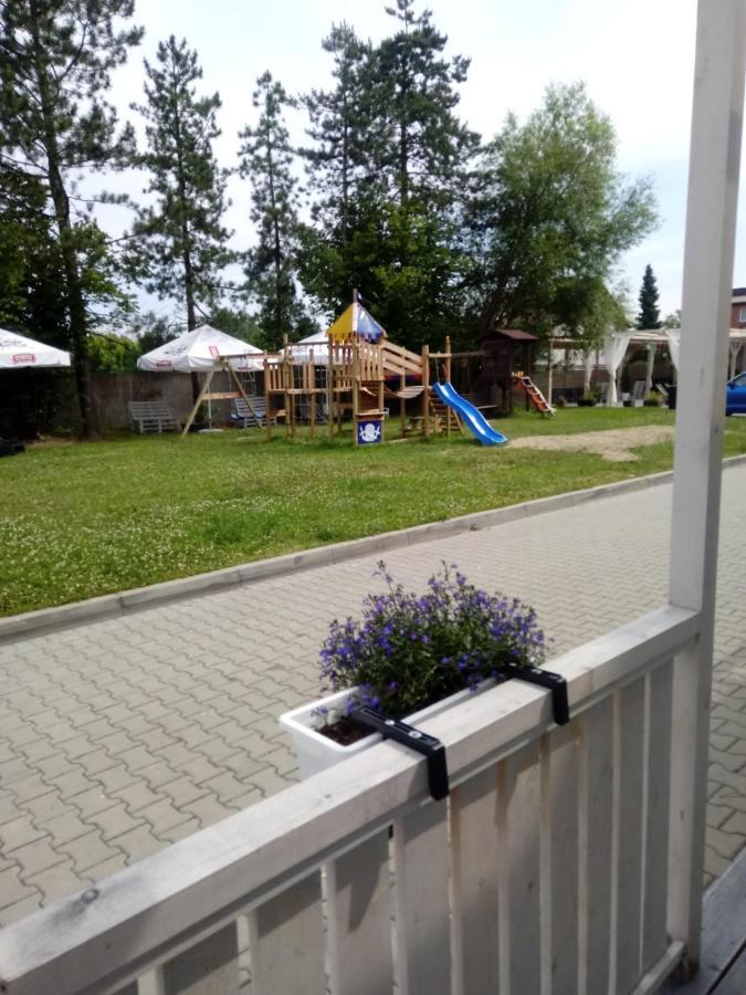 Old Tree Village & Restaurant Oświęcim Exteriör bild