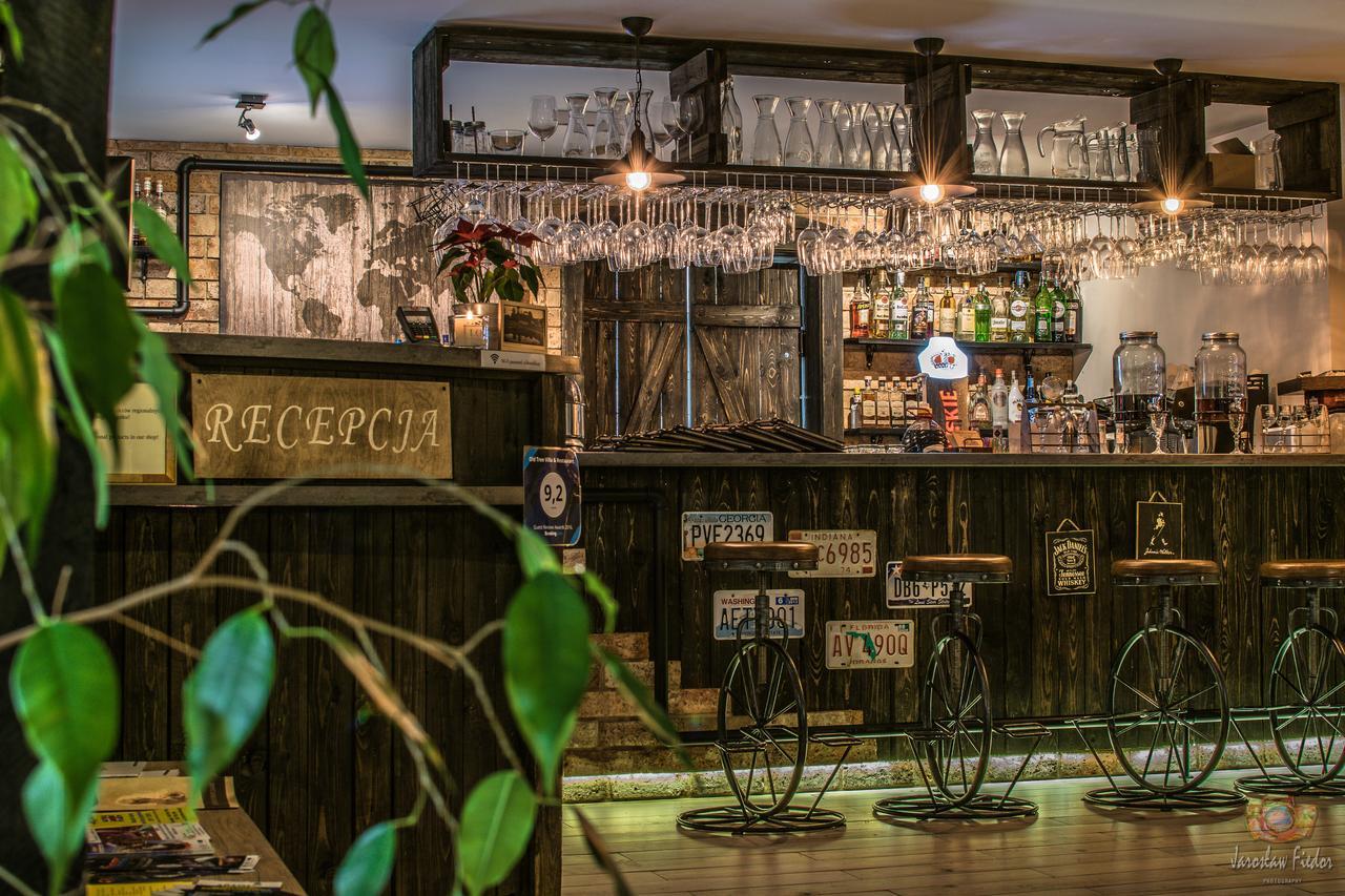 Old Tree Village & Restaurant Oświęcim Exteriör bild